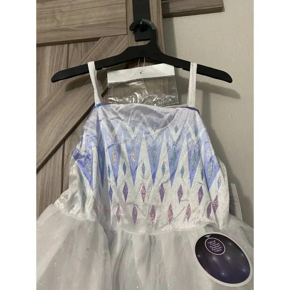 NWT Disney, frozen Elsa deluxe light up costume￼